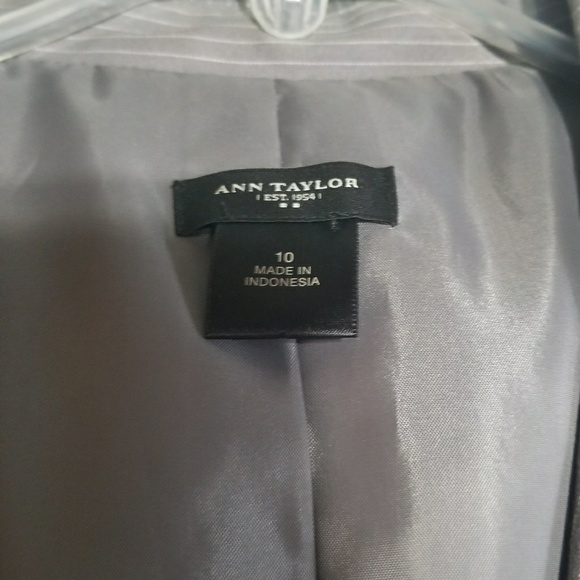 Blazer - Picture 2 of 2